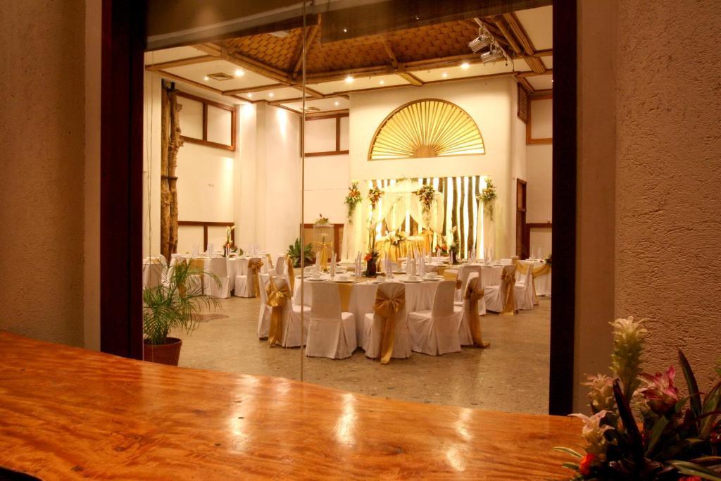 The Legend Palawan Hotel Puerto Princesa Ngoại thất bức ảnh